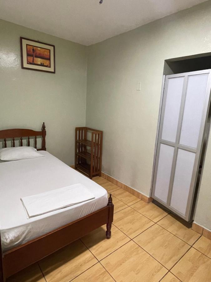 Alojamiento Tahuari Iquitos Esterno foto